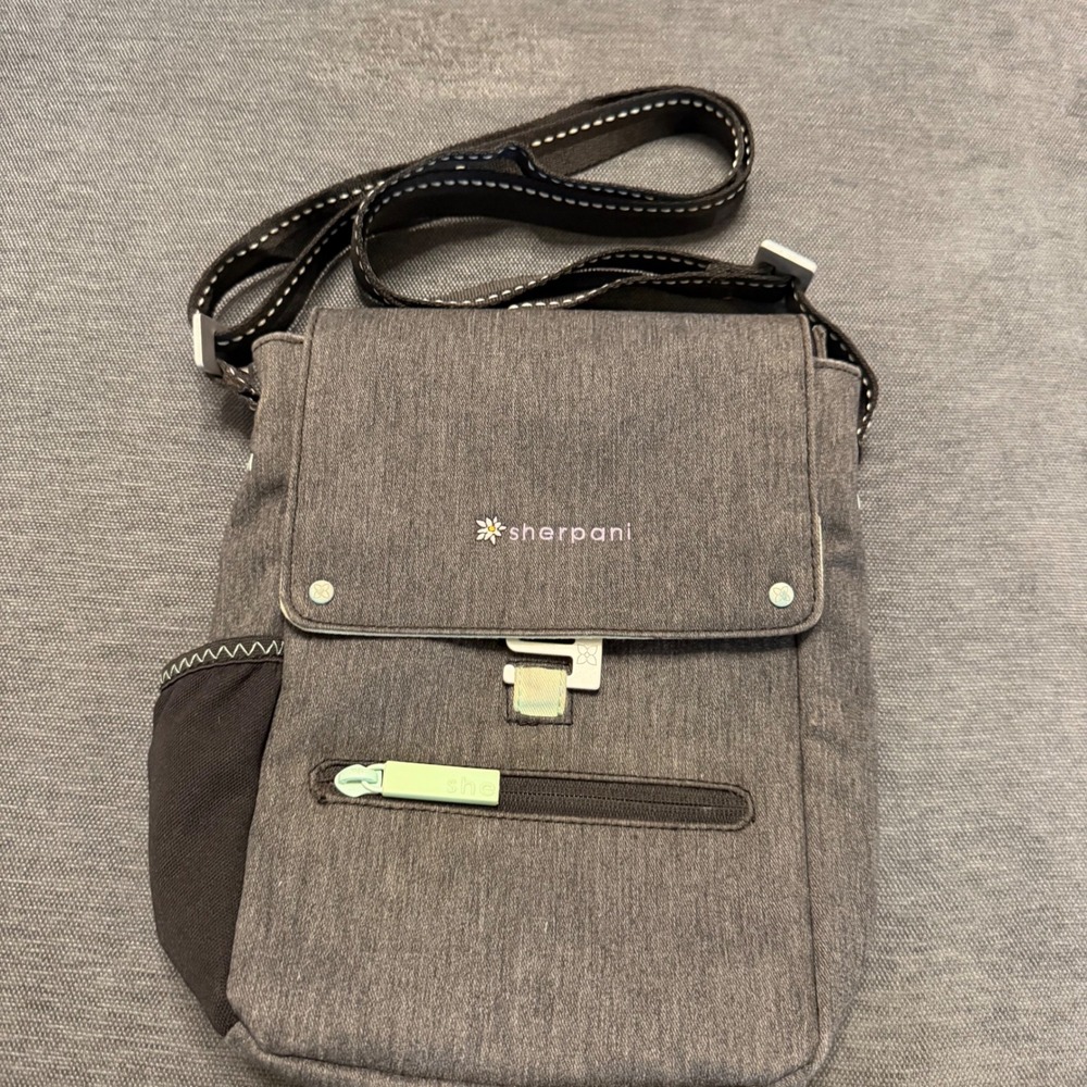 Sherpani Gray Crossbody Bag Mint Green Accents Messenger Travel Purse Heathered